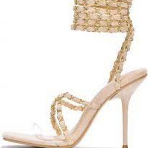 NWT CAPE ROBBIN HANI OFF-WHITE LACE UP HEELS 5.5‎